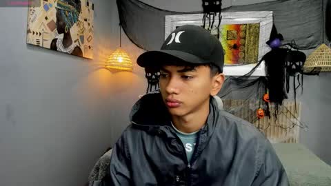 Snapshot of markbowie chatting on October 21, 2025, 11:33 am markbowie online show from October 21, 2025, 11:33 am