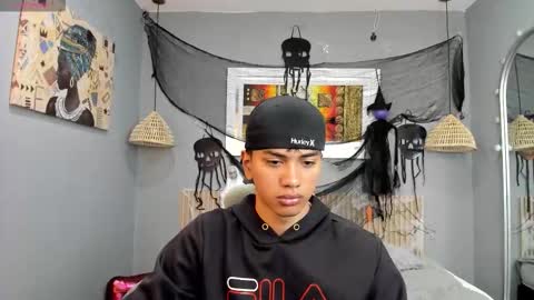 Snapshot of markbowie chatting on October 22, 2025, 11:43 am markbowie online show from October 22, 2025, 11:43 am