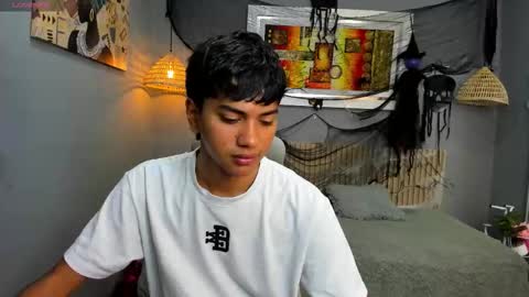 Snapshot of markbowie chatting on October 31, 2025, 11:44 am markbowie online show from October 31, 2025, 11:44 am