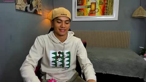 Snapshot of markbowie chatting on November 11, 2025, 11:43 am markbowie online show from November 11, 2025, 11:43 am