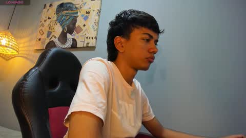 Snapshot of markbowie chatting on November 25, 2025, 11:54 am markbowie online show from November 25, 2025, 11:54 am