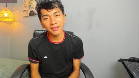 Snapshot of markbowie chatting on November 26, 2025, 11:55 am markbowie online show from November 26, 2025, 11:55 am