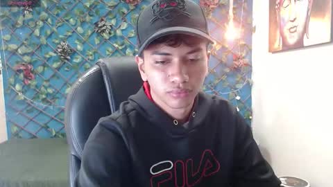 Snapshot of markbowie chatting on December 17, 2025, 12:00 pm markbowie online show from December 17, 2025, 12:00 pm