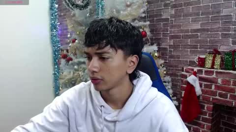 Snapshot of markbowie chatting on December 22, 2025, 11:51 am markbowie online show from December 22, 2025, 11:51 am