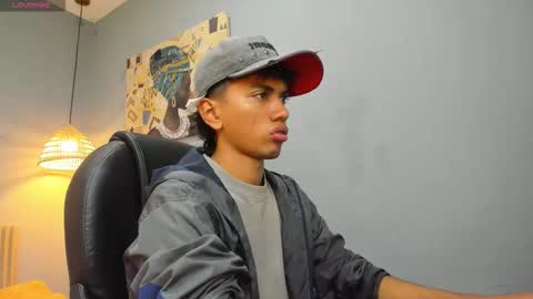 Snapshot of markbowie chatting on January 7, 2026, 11:56 am markbowie online show from January 7, 2026, 11:56 am