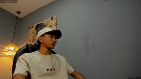 Snapshot of markbowie chatting on January 8, 2026, 12:51 pm markbowie online show from January 8, 2026, 12:51 pm