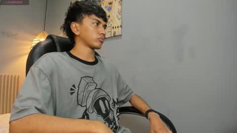 Snapshot of markbowie chatting on January 13, 2026, 12:32 pm markbowie online show from January 13, 2026, 12:32 pm