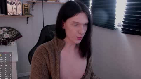 Mark online show from February 9, 2025, 1:03 pm