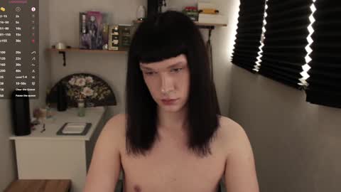 Mark online show from March 12, 2025, 2:01 pm