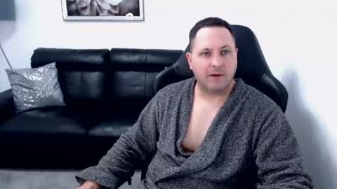 Master online show from October 20, 2025, 9:54 am