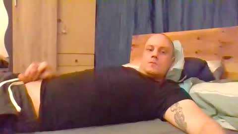 markus_7 online show from October 15, 2025, 2:33 am