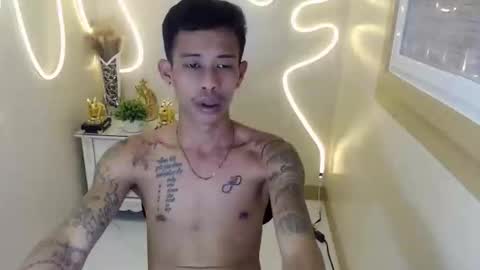 marlmoreno10 online show from January 18, 2026, 5:55 am