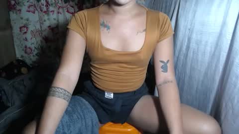 Snapshot of marnielizayourdreamsgirl_xx chatting on October 30, 2025, 9:55 am marnielizayourdreamsgirl_xx online show from October 30, 2025, 9:55 am