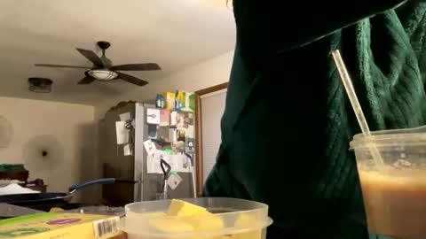 Snapshot of maroon_moon chatting on February 19, 2025, 1:51 am maroon_moon online show from February 19, 2025, 1:51 am