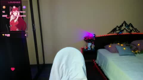 marry_evans_ online show from April 17, 2026, 1:52 am