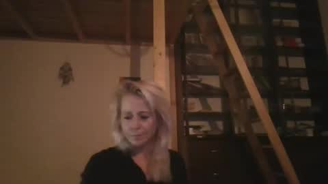 Snapshot of marrygorund chatting on January 26, 2025, 3:06 am MaryGoRound online show from January 26, 2025, 3:06 am