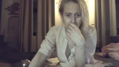 Snapshot of marrygorund chatting on February 24, 2025, 3:12 am MaryGoRound online show from February 24, 2025, 3:12 am