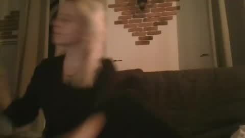 Snapshot of marrygorund chatting on March 9, 2025, 12:21 am MaryGoRound online show from March 9, 2025, 12:21 am