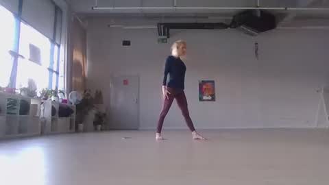 Snapshot of marrygorund chatting on November 8, 2025, 3:12 pm MaryGoRound online show from November 8, 2025, 3:12 pm