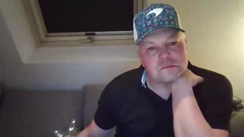 mars0481 online show from December 15, 2024, 8:04 pm