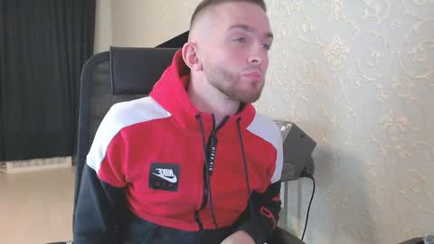 Snapshot of marselle_looker chatting on January 7, 2025, 6:05 am Marselle online show from January 7, 2025, 6:05 am