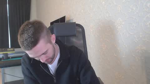 Snapshot of marselle_looker chatting on February 2, 2025, 11:51 am Marselle online show from February 2, 2025, 11:51 am