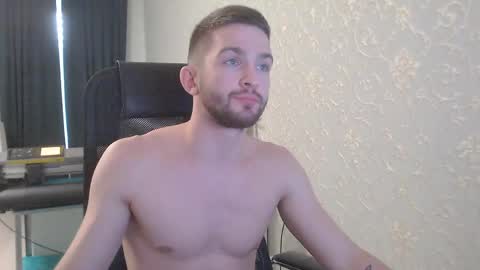 Snapshot of marselle_looker chatting on February 25, 2025, 1:50 pm Marselle online show from February 25, 2025, 1:50 pm