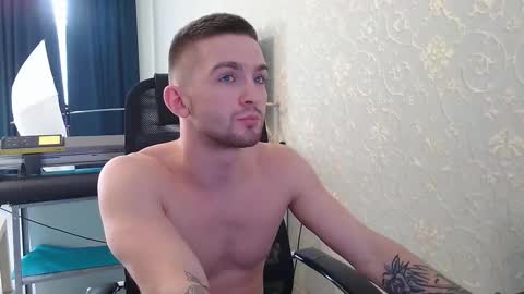 Snapshot of marselle_looker chatting on March 11, 2025, 11:01 am Marselle online show from March 11, 2025, 11:01 am