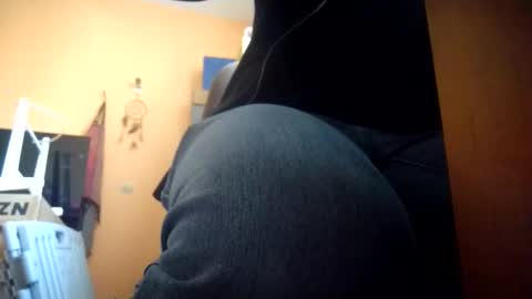 Snapshot of marsupialdan chatting on November 3, 2025, 1:23 pm marsupialdan online show from November 3, 2025, 1:23 pm