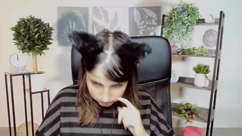 martaedams online show from October 15, 2025, 6:13 am