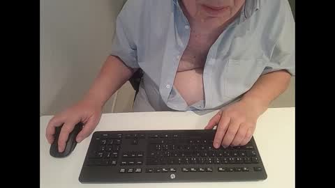 martin_1947 online show from January 19, 2025, 8:30 pm