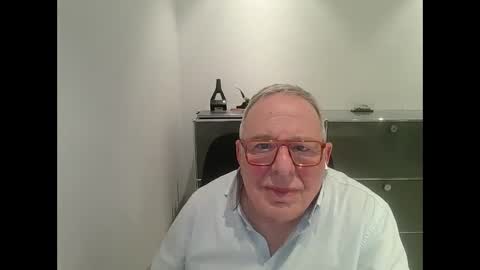martin_1947 online show from February 21, 2025, 10:48 pm