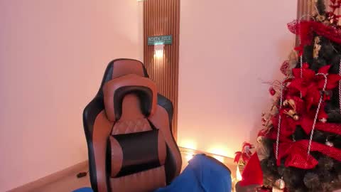   MARTINA   online show from December 20, 2025, 12:45 pm