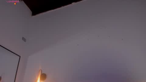 Laura online show from November 12, 2025, 7:46 pm