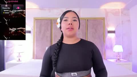 Martina Garcia online show from November 11, 2025, 7:47 pm