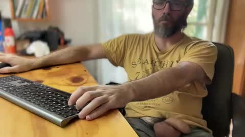 Snapshot of martincito22xl chatting on December 15, 2024, 6:37 pm Martincito online show from December 15, 2024, 6:37 pm