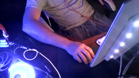 martingillesg online show from March 28, 2026, 12:54 am