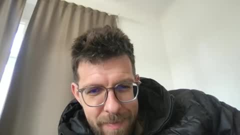 martinmagic467657 online show from March 27, 2026, 7:36 am