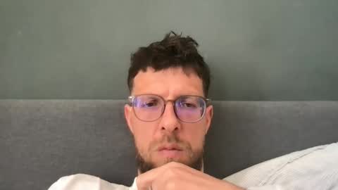 Snapshot of martinmagic467657 chatting on April 23, 2026, 9:41 am martinmagic467657 online show from April 23, 2026, 9:41 am