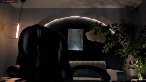 Snapshot of martinnabonnet chatting on February 9, 2025, 10:20 am Martinna Bonnet online show from February 9, 2025, 10:20 am