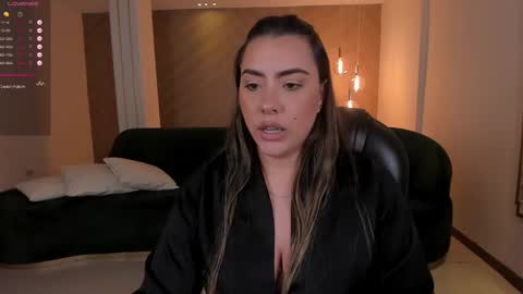 Snapshot of martinnabonnet chatting on February 18, 2025, 2:06 pm Martinna Bonnet online show from February 18, 2025, 2:06 pm