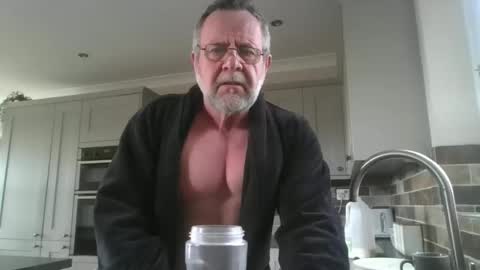 martinrgbxxxx online show from March 25, 2026, 8:53 am