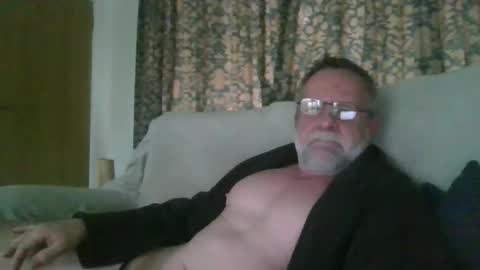 martinrgbxxxx online show from March 31, 2026, 6:25 am