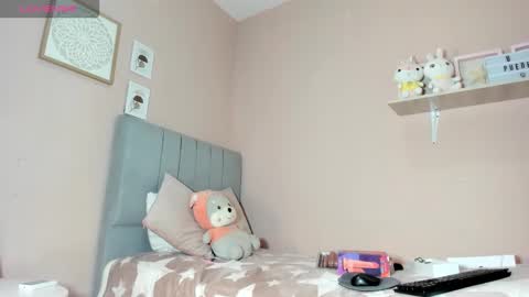 mary_cute9 online show from November 18, 2025, 11:58 am