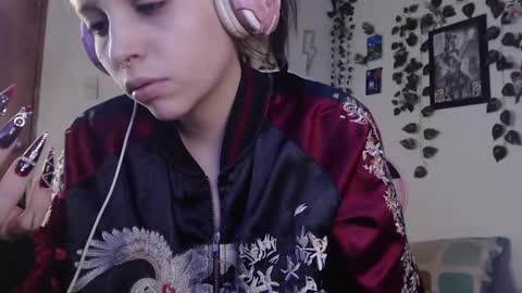 Snapshot of mary_janness chatting on December 25, 2024, 7:24 am                      100   online show from December 25, 2024, 7:24 am