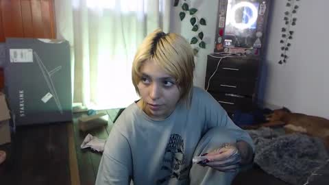 Snapshot of mary_janness chatting on February 7, 2025, 9:04 pm                      100   online show from February 7, 2025, 9:04 pm