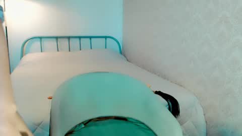 Anna online show from April 9, 2026, 6:19 am