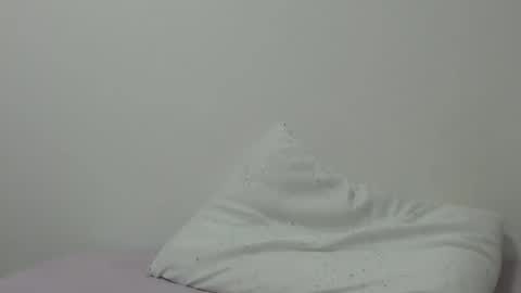 maryem online show from December 1, 2025, 1:49 pm