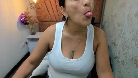 Marylin online show from December 1, 2025, 7:30 pm