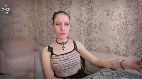 Snapshot of marylou_ chatting on April 25, 2026, 4:04 am Mary Lou online show from April 25, 2026, 4:04 am